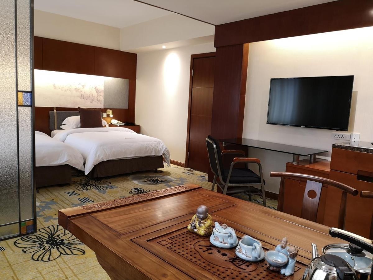 Sino Hotel Гуанчжоу Екстер'єр фото